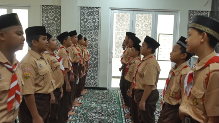 kegiatan_kepanduan_&_kemandirian_siswa Kegiatan Kepanduan & Kemandirian Siswa